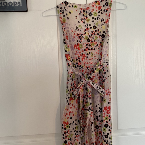 Cute white dress with black and red specks.  Shiny red little buttons - Picture 2 of 3